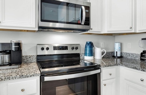 Thomas Drive Casa | Modern 3-bedroom Townhouse Minutes From the Beach!