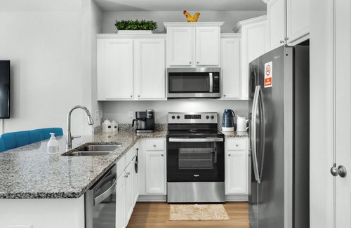 Thomas Drive Casa | Modern 3-bedroom Townhouse Minutes From the Beach!