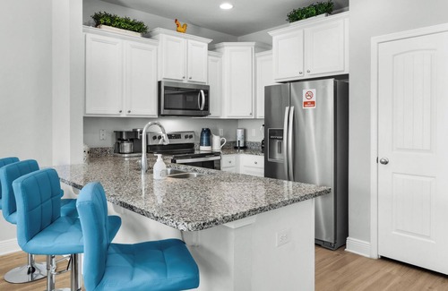 Thomas Drive Casa | Modern 3-bedroom Townhouse Minutes From the Beach!
