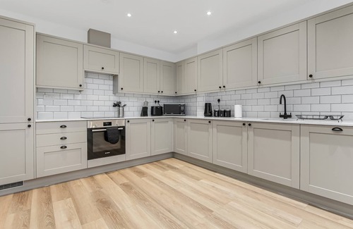 Addiscombe Apartamento | Modern 3 Bedroom Stay, Patio, East Croydon