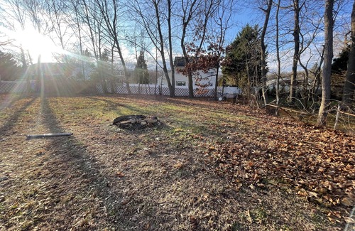 Elwood Casa | Modern 3 bedroom 2 bath cozy home with full basement