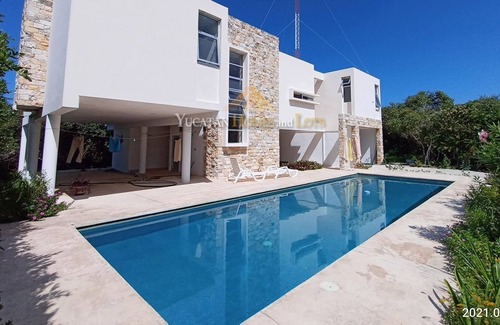 Hunucmá Villa | Modern 3 bedroom beachfront villa