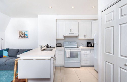 Shaughnessy Village Condominio | Modern 3-bedroom condo in downtown Montreal – Walk to shops & attractions!