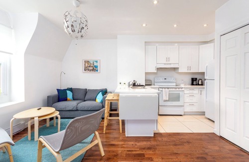 Shaughnessy Village Condominio | Modern 3-bedroom condo in downtown Montreal – Walk to shops & attractions!