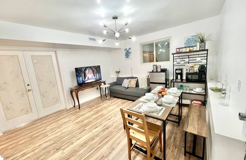 Kirkland Casa | ⭐ Modern 3-bedroom guest suite in Kirkland
