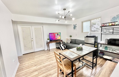 Kirkland Casa | ⭐ Modern 3-bedroom guest suite in Kirkland