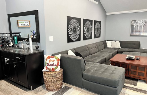 Huron Casa | Modern 3-Bedroom Home - A Little Something for Everyone!