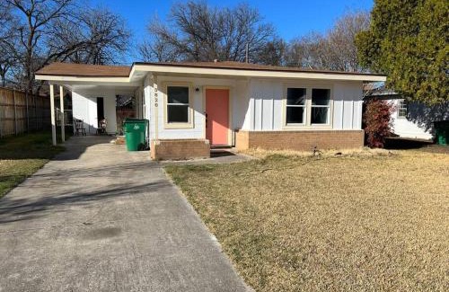 Westworth Village Casa | Modern 3-Bedroom Home with Cal-Kings Beds