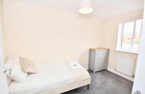 Kirkdale Casa | Modern 3 Bedroom House in Kirkdale Liverpool