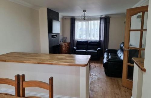 Benbecula Casa | Modern 3 Bedroom Property centrally based