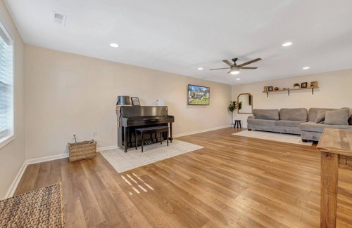 Roanoke Casa | Modern 3 bedroom Roanoke Residential Home