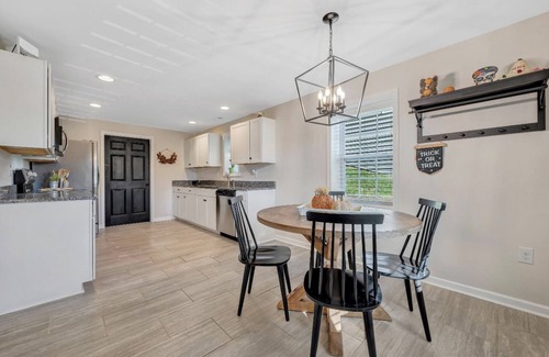 Roanoke Casa | Modern 3 bedroom Roanoke Residential Home
