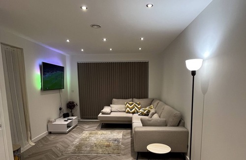 Queensbury Apartamento | Modern 3 bedroom serviced apartment close to Queensbury Tube Station