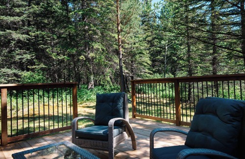 Jasper East Cabina | Modern 3 Bedroom Vacation Home