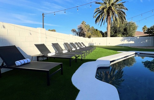 Paradise Valley Village Casa | Modern 3 bedroom with heated pool and mountain view