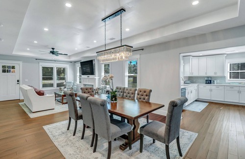 Garden City Casa | Modern 3 BR bungalow sleep 8, family/pet friendly, 15 min from downtown/outlets