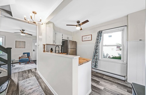Gulph Mills Casa | Modern 3 BR House!