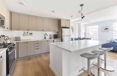 Hoboken Apartamento | Modern 3 BR Loft -shared Deck - gym - Mins to NYC