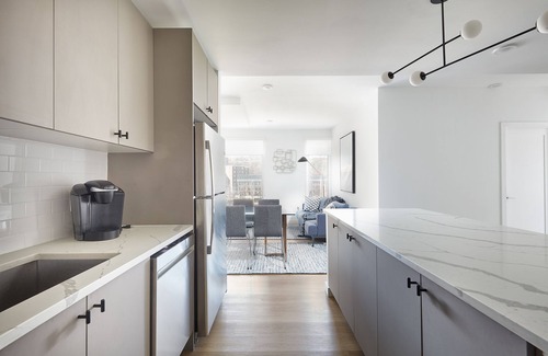 Hoboken Apartamento | Modern 3 BR Loft -shared Deck - gym - Mins to NYC