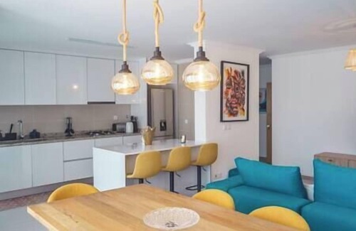 Mindelo Apartamento | Modern 3-brd apt in Copacabana with seaview - LCGR