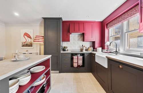 Vincent Square Casa | Modern 3-floor open plan townhouse with patio