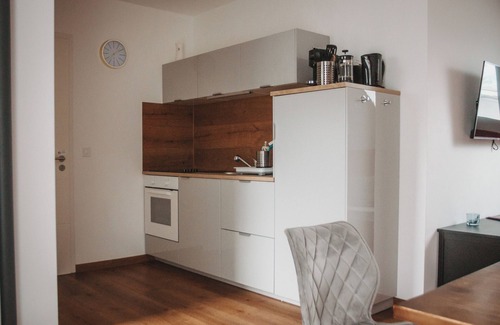 Groemitz Apartamento | Apartamento moderno de 3 habitaciones con terraza propia y plazas de aparcamiento.