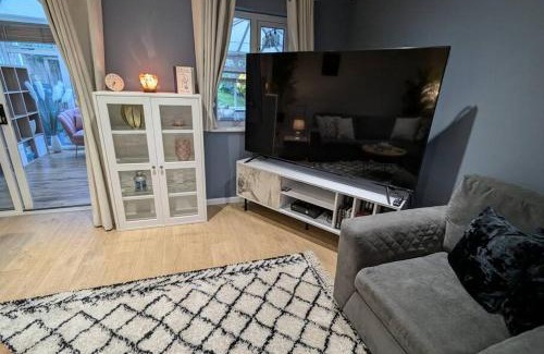Eastbourne Casa | Modern 3B Eastbourne Retreat: Tranquil & Cozy Stay