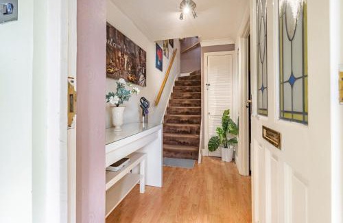Langley Marish Apartamento | Modern 3BD Stay near Elizabeth Line & Heathrow