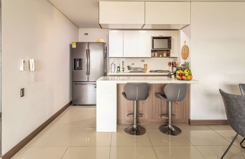 Castropol Apartamento | Modern 3BR/2.5BA APT in El Poblado w/ 600+ Mbps Wifi, A/C, BBQ, Balcony + View