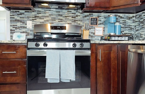 Elizabeth Apartamento | Modern 3BR 2BA 30min NYC Near EWR Parking