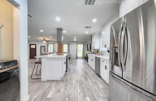 Westbury Casa | Modern 3BR/2BA Home- 15 Mins From NRG Stadium!