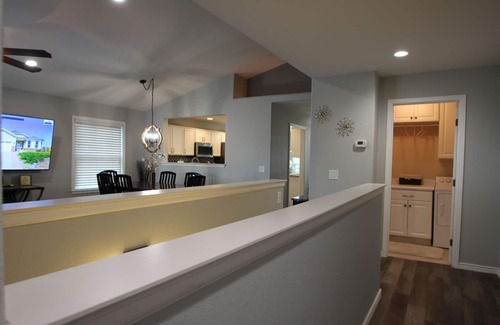Brighton Casa | Oasis Moderno de 3 Dormitorios con Jacuzzi y Espacio de Trabajo Cerca de DIA"