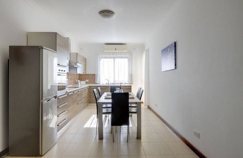 Gzira Apartamento | Modern 3BR Apartment in the Centre of Sliema
