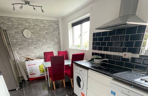 Stevenage Casa | New Spacious & Stylish 3 Bedroom House. Business & Leisure, Free Parking & Wifi