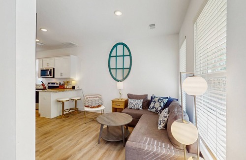 Goose Creek Casa | Modern 3BR Cottage in Pet Friendly Luxury Resort w/Pool