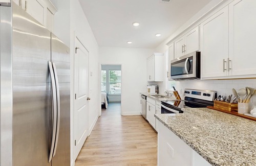 Goose Creek Casa | Modern 3BR Cottage in Pet Friendly Luxury Resort w/Pool