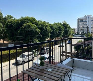 Larnaca Apartamento | Modern 3BR Family Apartment in Quiet Drosia with Balcony