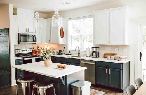 Athens Casa | Chic 3BR Getaway by MHM Luxury Properties
