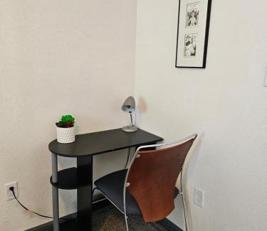 Des Moines Apartamento | Modern 3BR Home, 3 min airport.