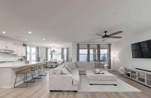 Greenacres Casa | Modern 3BR Home Gated Community
