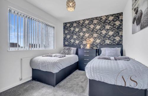 West Bromwich Casa | Modern 3BR Home in 9 Anson Rd Near Sandwell Hospital with Garden and Free Parking