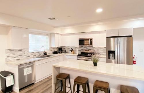 Mid City Casa | Modern 3BR Home in Mid-City