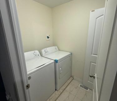 Welland Casa | Modern 3BR Home Near Niagara Falls & Welland Canal