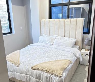 Masaki Apartamento | Modern 3BR in Masaki With Gym &Pool