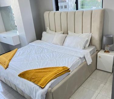 Masaki Apartamento | Modern 3BR in Masaki With Gym &Pool
