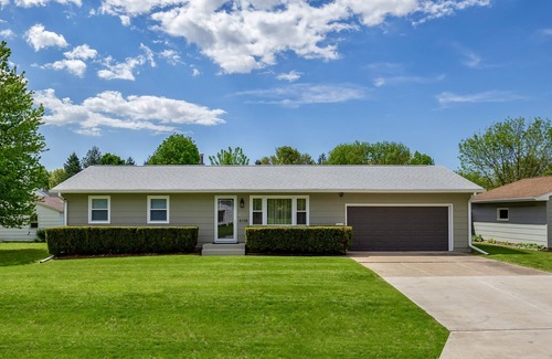 Moline Casa | Modern 3BR Moline Ranch Home, Great Location