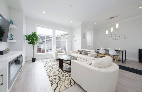 Willoughby Casa | Modern 3BR Near Langley Events Centre & EV charger
