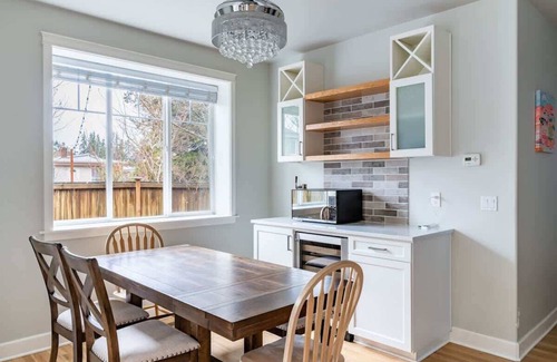 Edmonds Casa | Modern 3BR Retreat in Edmonds - Pets Welcome!