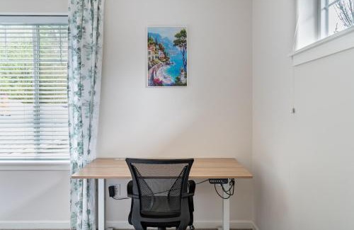 Edmonds Apartamento | Modern 3BR Retreat in Edmonds - Pets Welcome!