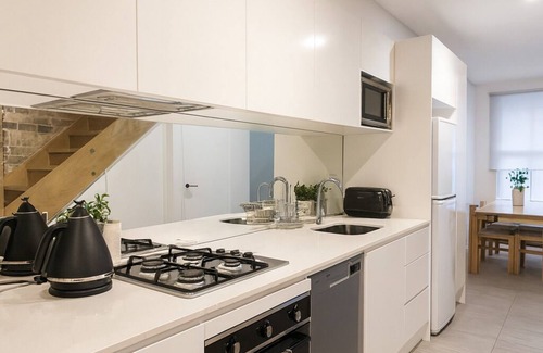 Redfern Casa | Modern 3BR terrace less than 10min to Sydney CBD